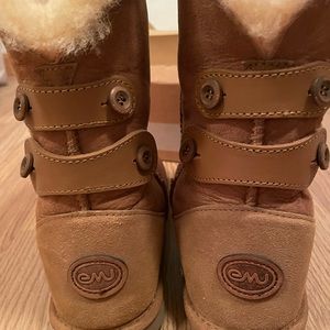 Women’s EMU boots